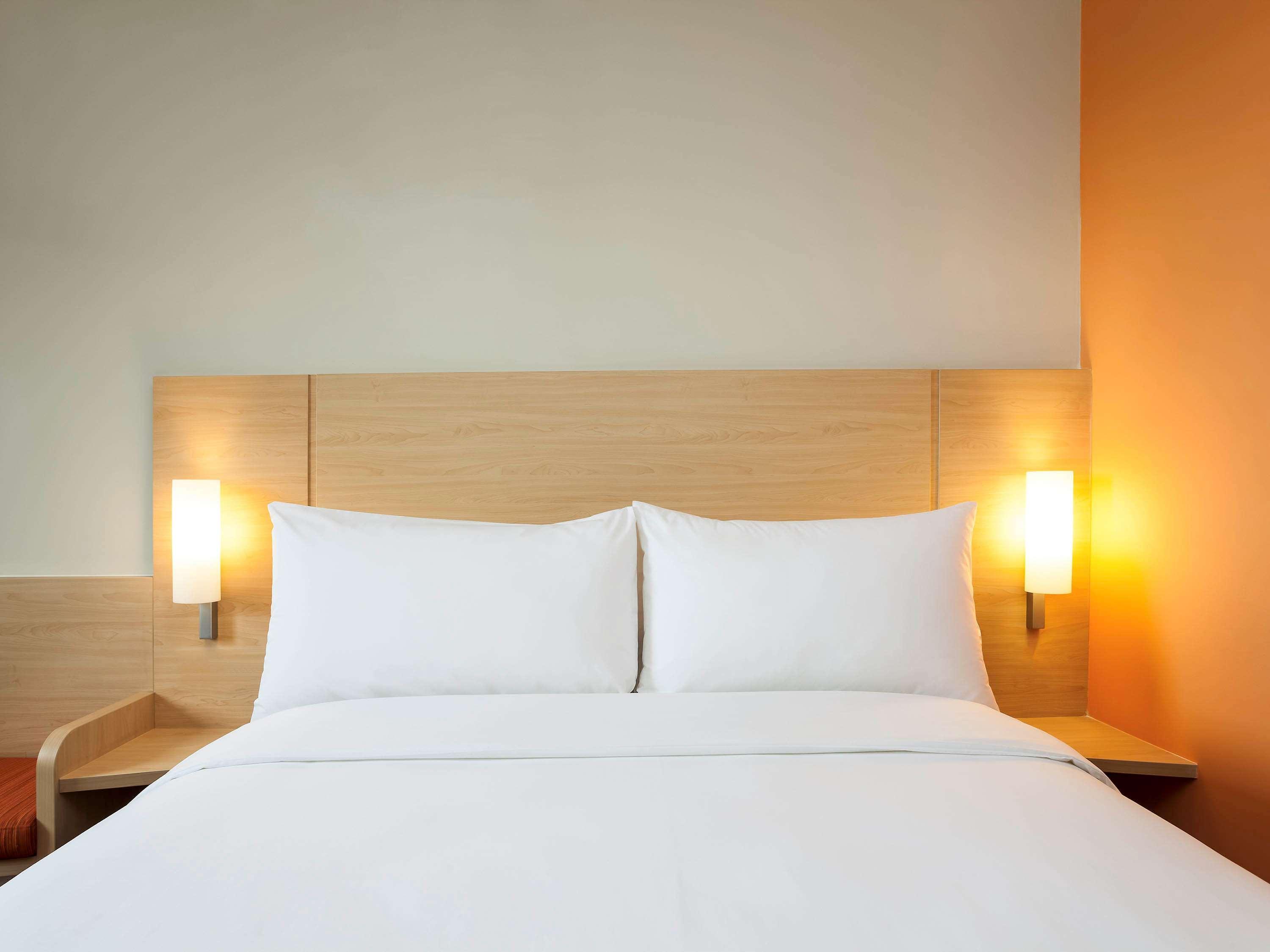 Ibis Makassar City Center Exterior photo